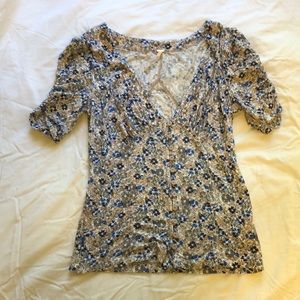 Free people floral knit, gathered sleeves, lilac buttonfront